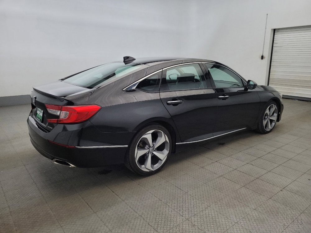 Used 2018 Honda Accord Touring image 10