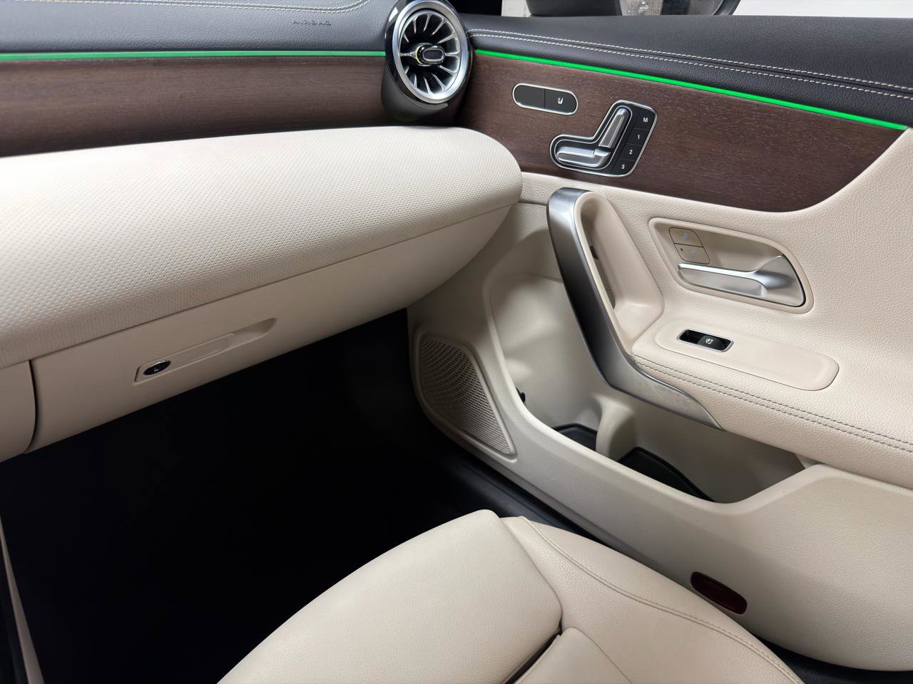 Used 2023 Mercedes-Benz CLA 250 4MATIC w/ Premium Package image 25