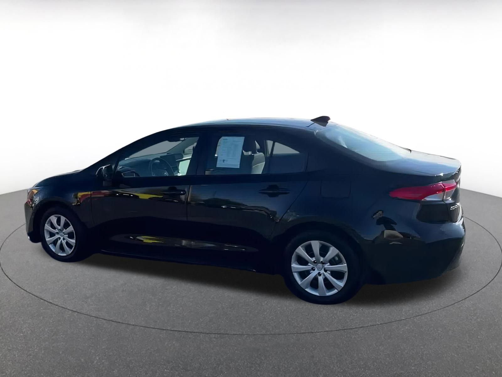 Used 2025 Toyota Corolla LE image 10