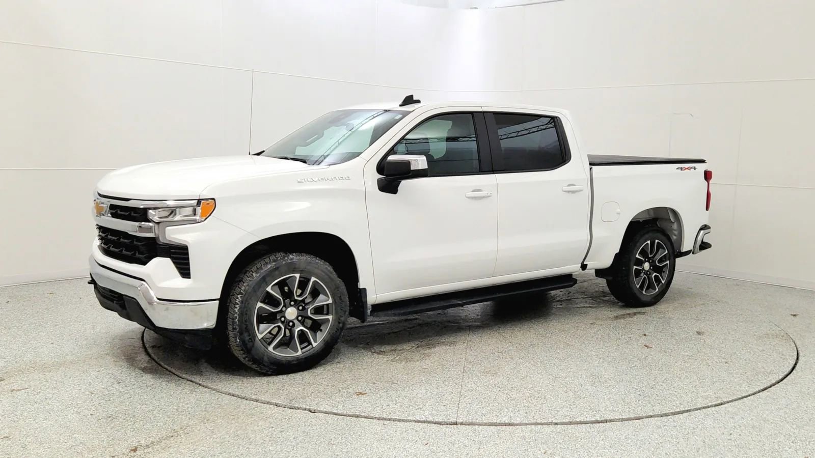 Used 2023 Chevrolet Silverado 1500 LT image 3