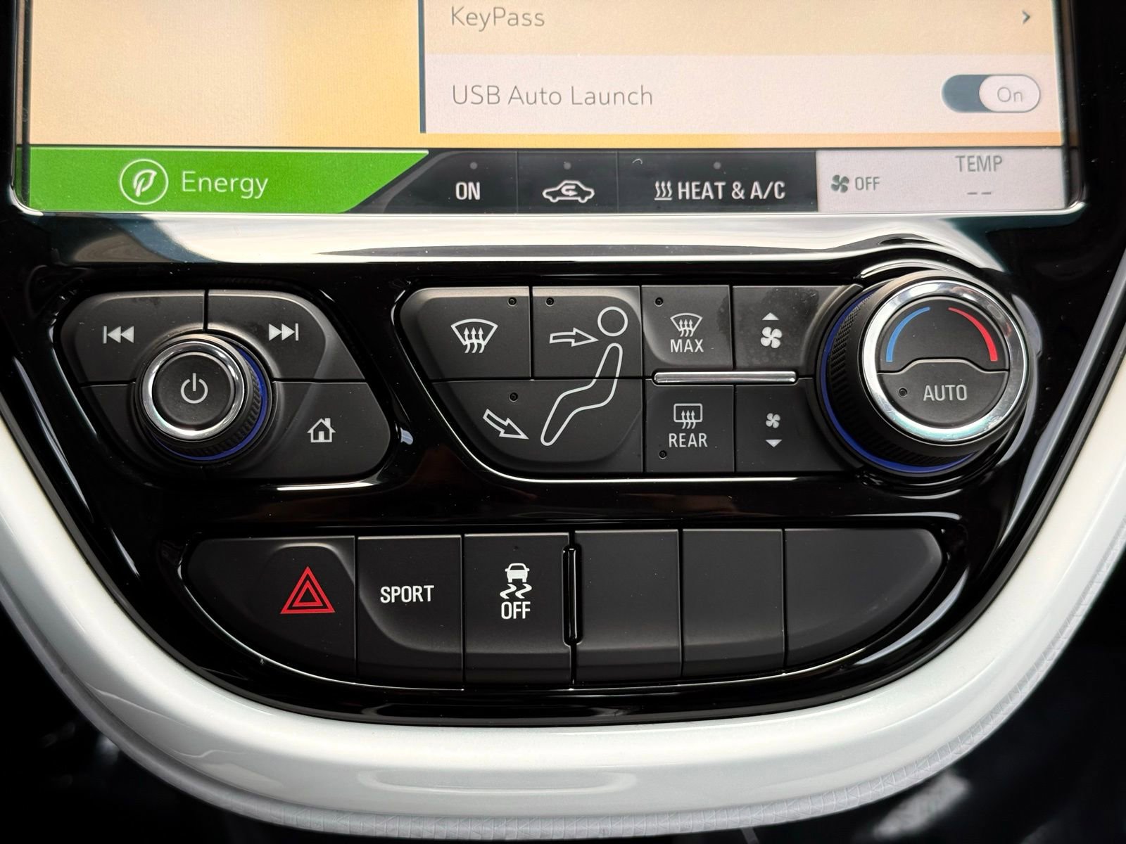 Used 2018 Chevrolet Bolt LT FWD image 39