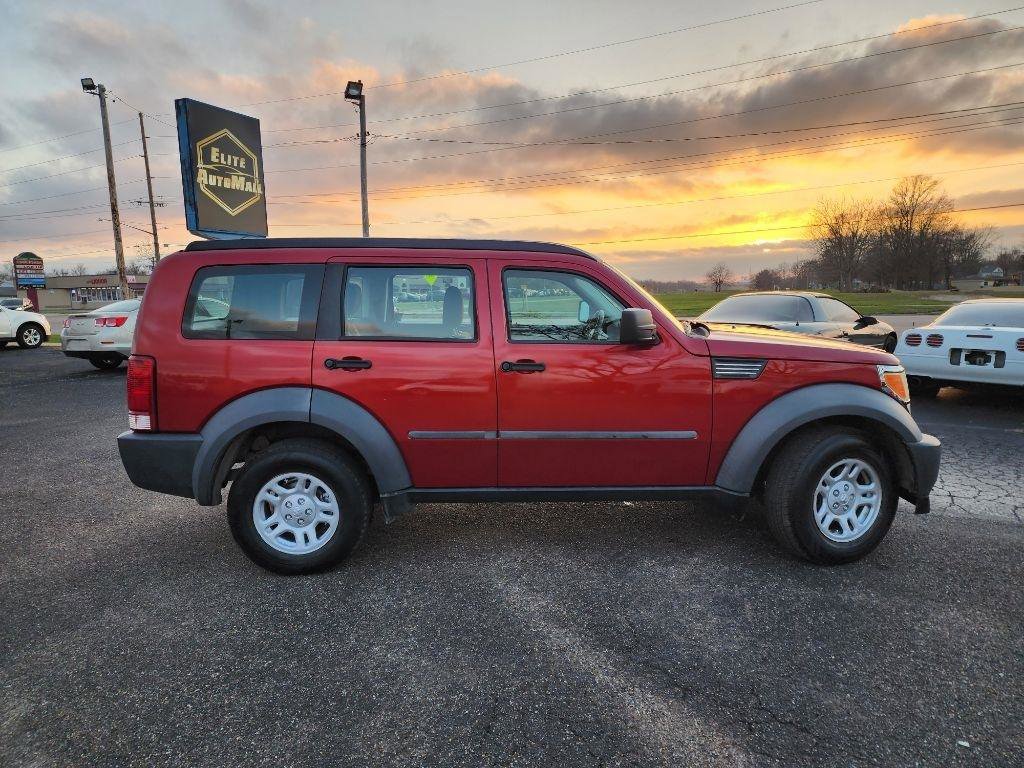 Used 2008 Dodge Nitro SXT image 3