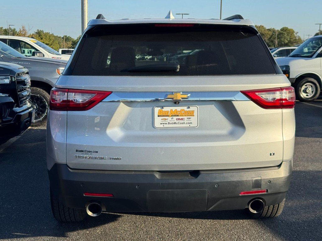 Used 2020 Chevrolet Traverse LT w/ Driver Confidence II Package AWD/4WD image 4