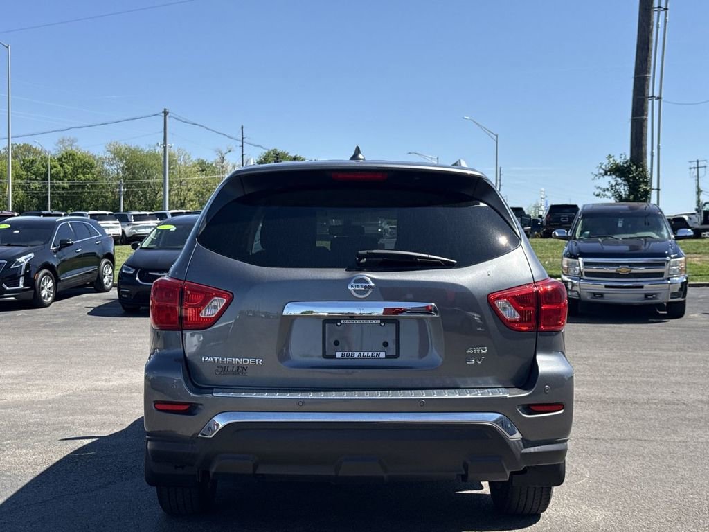 Used 2020 Nissan Pathfinder SV image 18