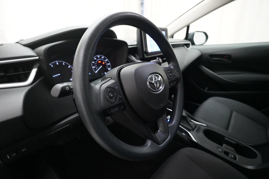 Used 2023 Toyota Corolla LE FWD image 8