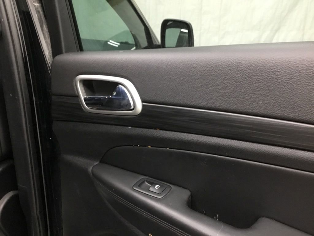 Used 2022 Jeep Grand Cherokee Laredo X image 21