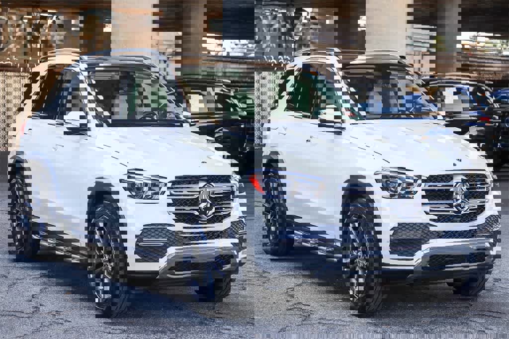 Used 2022 Mercedes-Benz GLE 350 4MATIC w/ Premium Package image 2