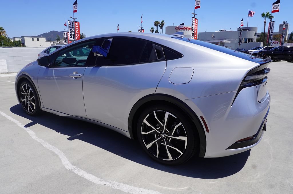 Used 2023 Toyota Prius Prime FWD image 5
