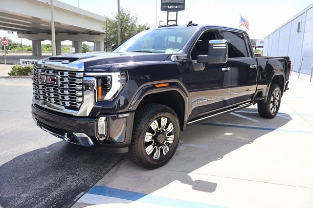 New 2026 GMC Sierra 2500 Denali w/ Denali Reserve Package image 3