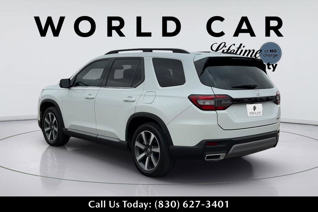 Used 2023 Honda Pilot Touring image 7