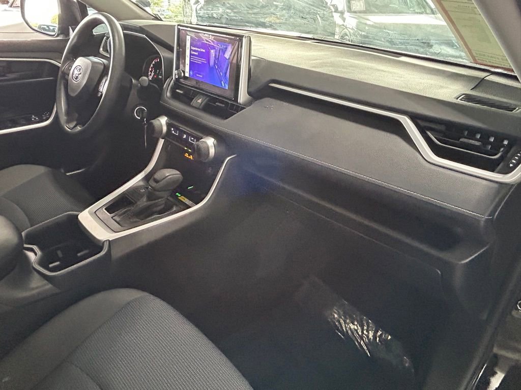 Used 2025 Toyota RAV4 LE image 29