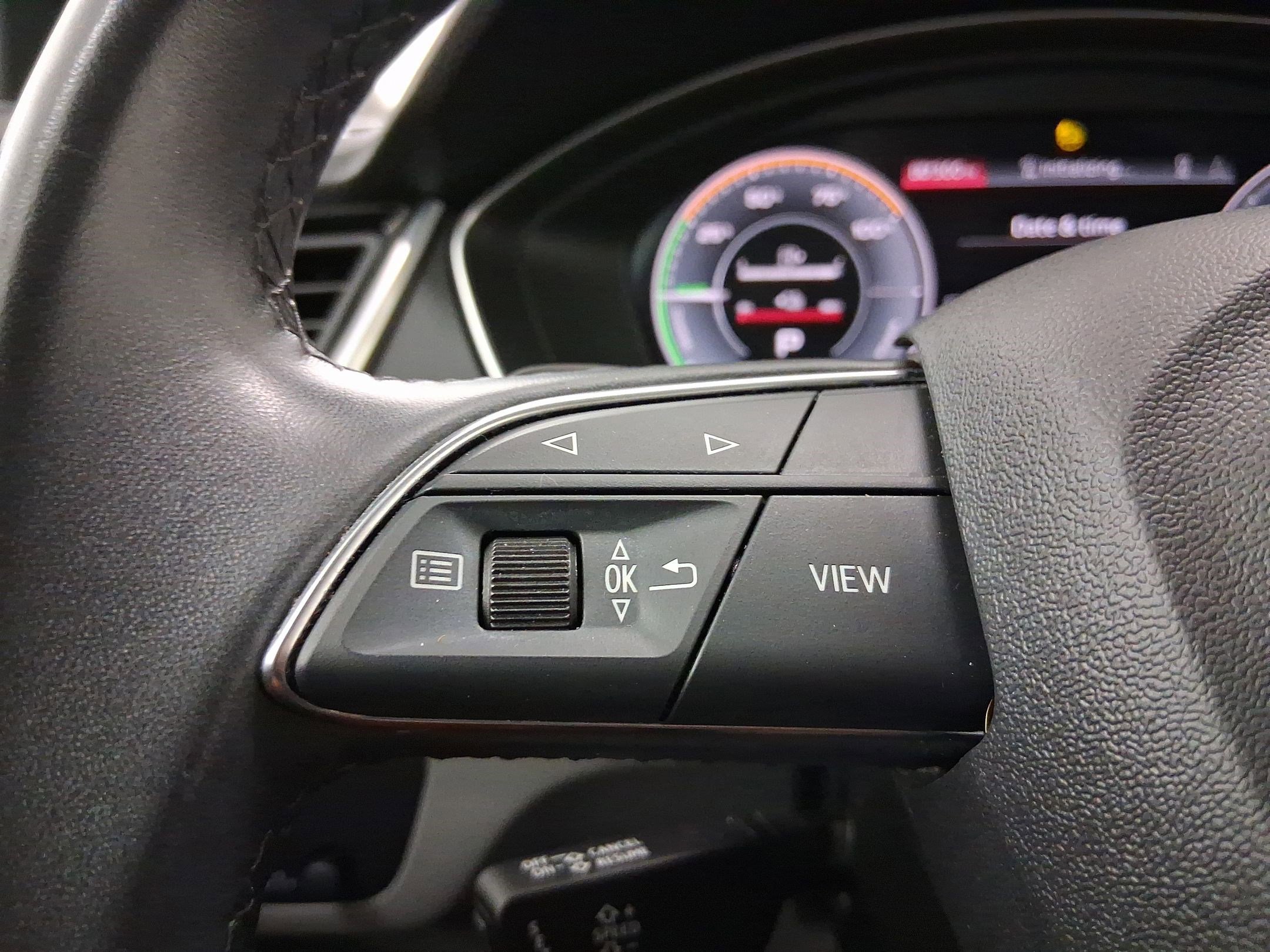 Used 2022 Audi Q5 e Premium w/ Convenience Package image 14