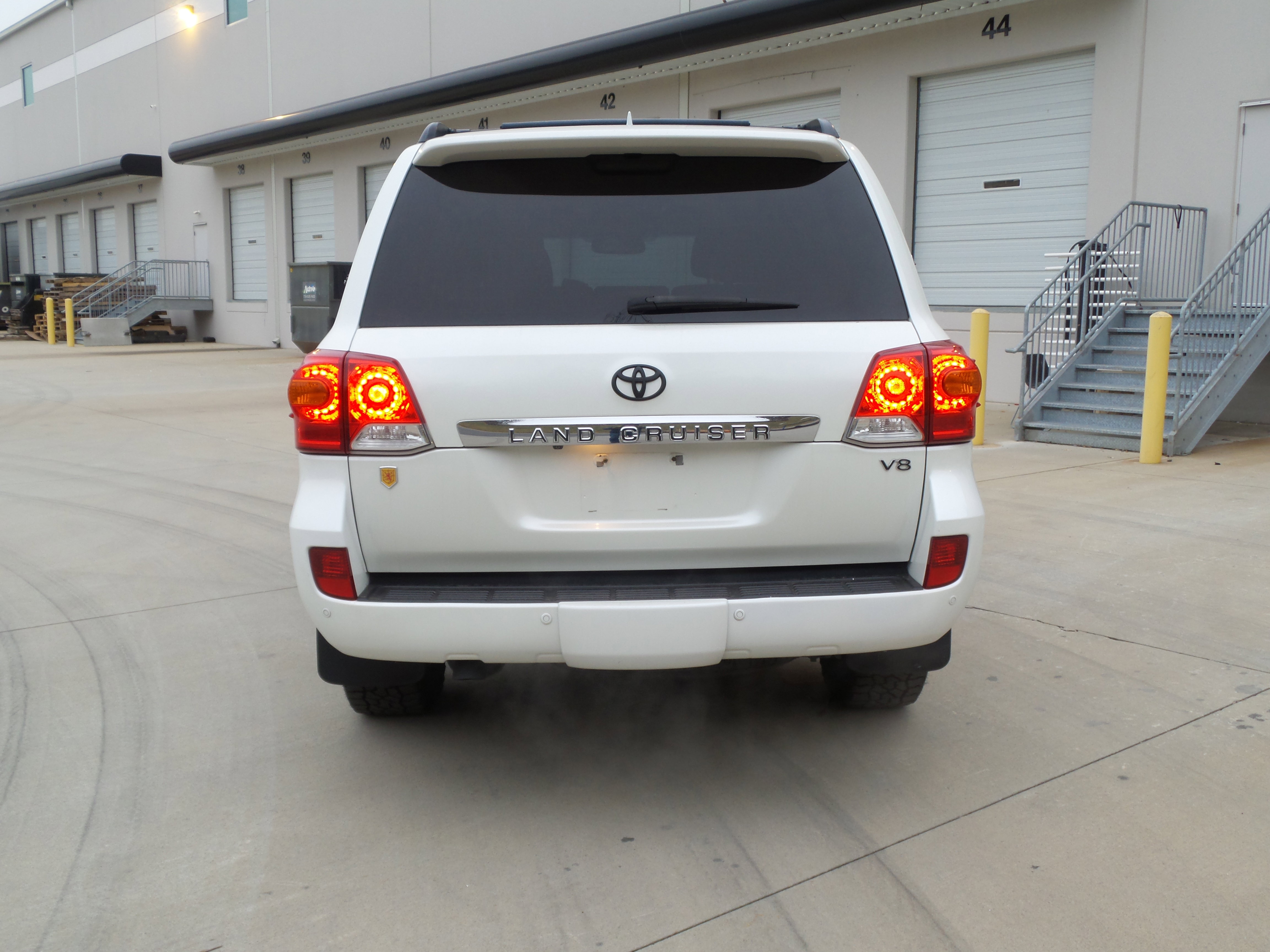 Used 2013 Toyota Land Cruiser image 35
