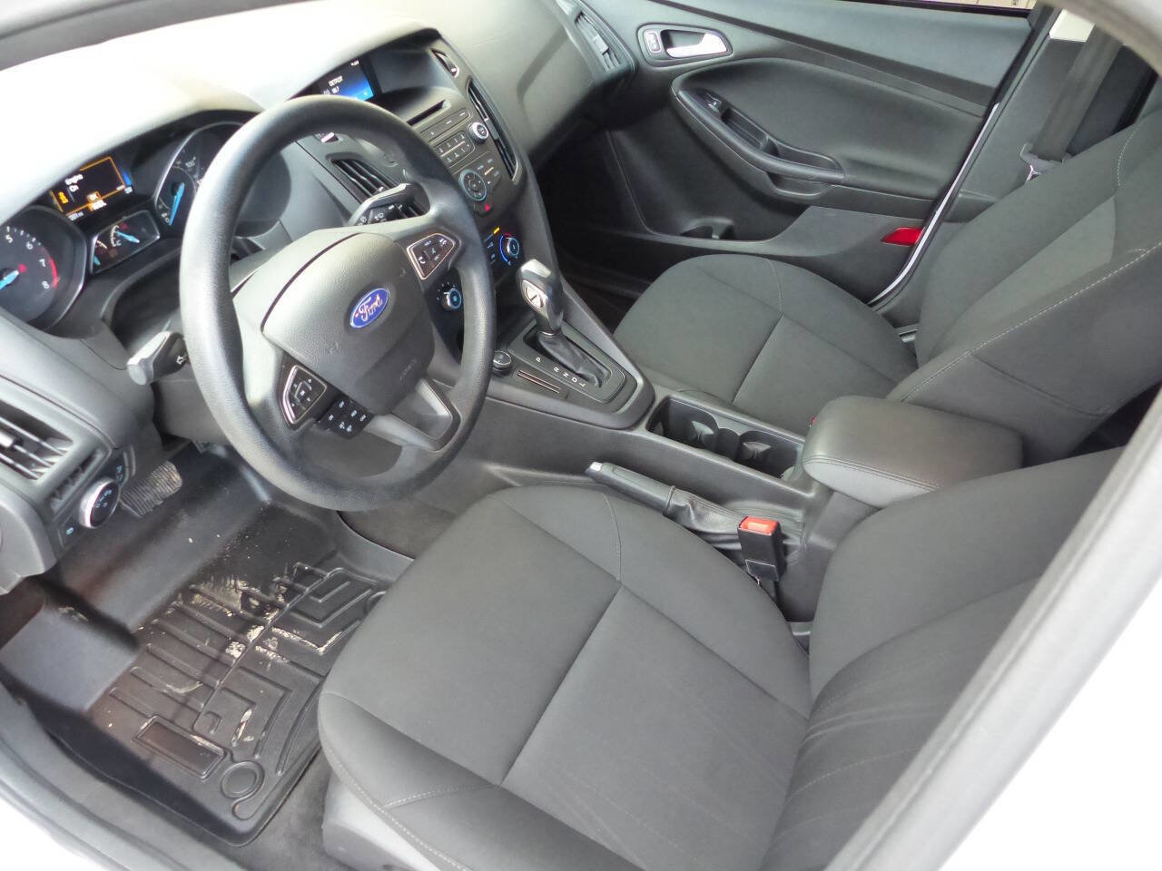 Used 2016 Ford Focus SE image 17