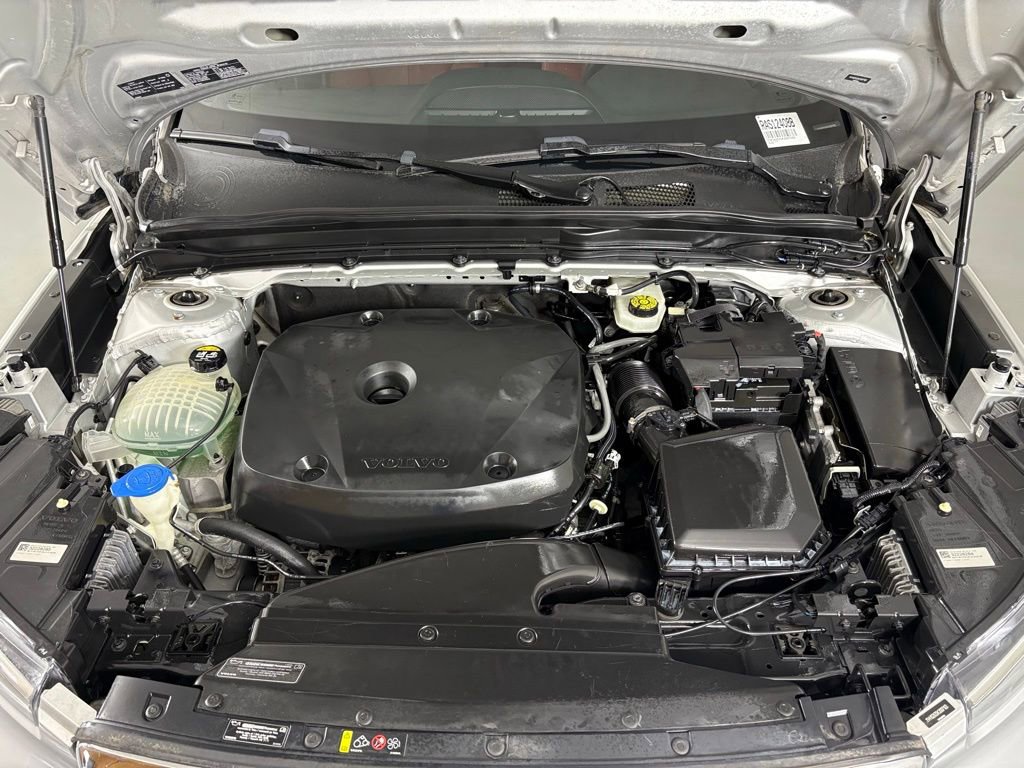 Used 2019 Volvo XC40 T5 Momentum AWD/4WD image 41