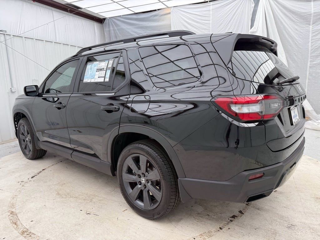 New 2026 Honda Pilot Sport image 5