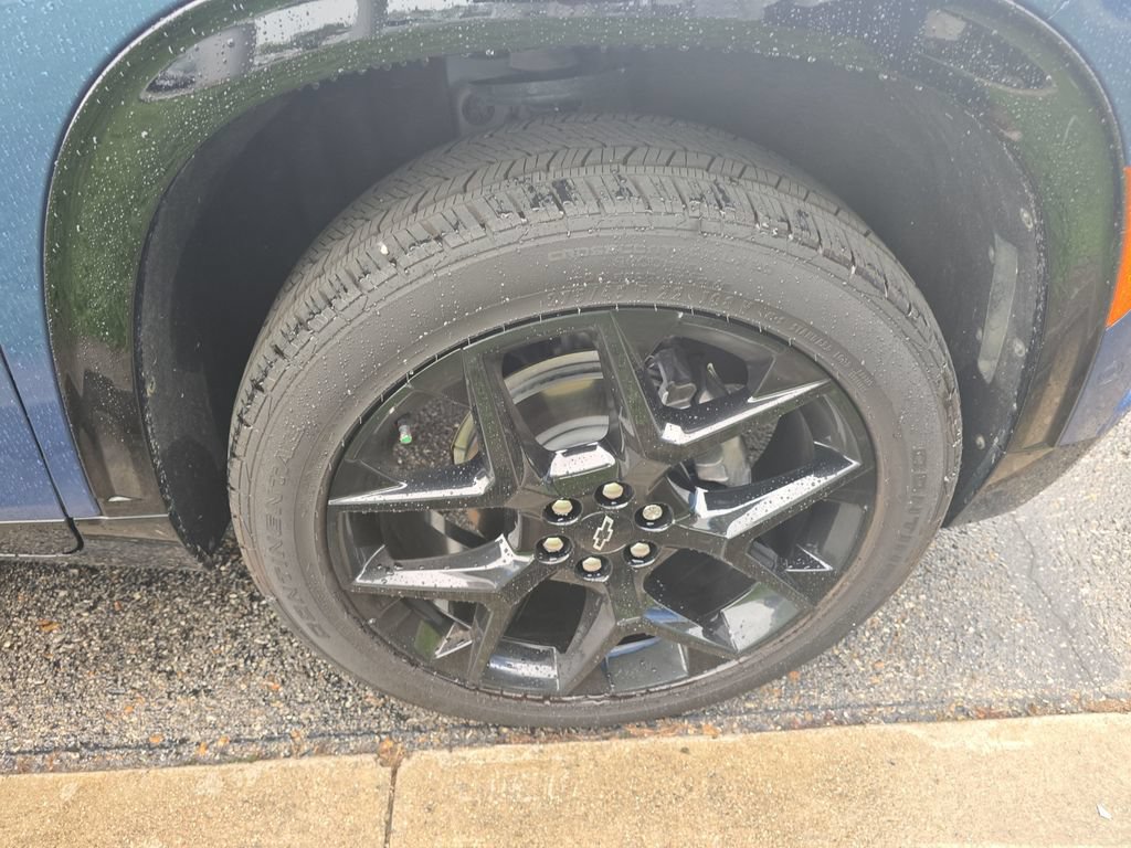 Used 2026 Chevrolet Traverse RS FWD image 5