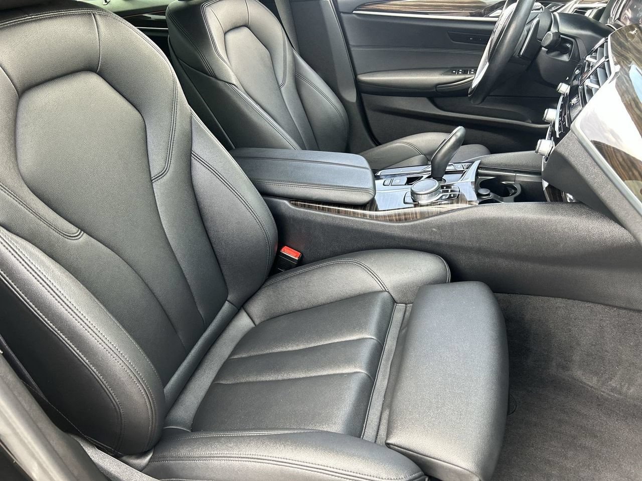 Used 2019 BMW 530i xDrive AWD/4WD image 8
