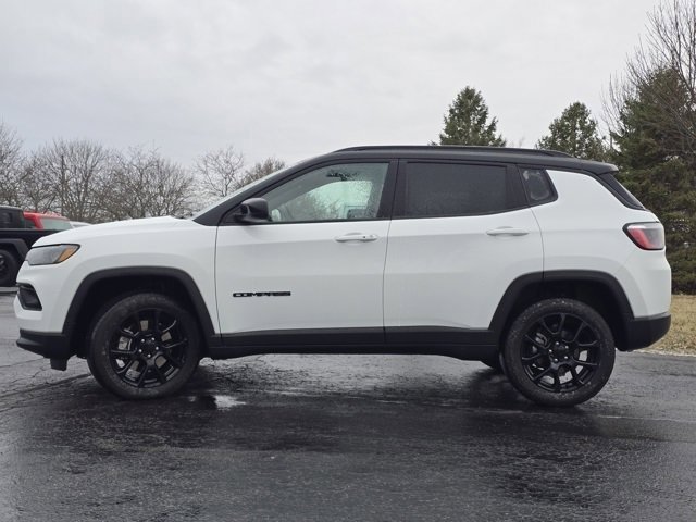 Used 2024 Jeep Compass Latitude w/ Convenience Group image 24