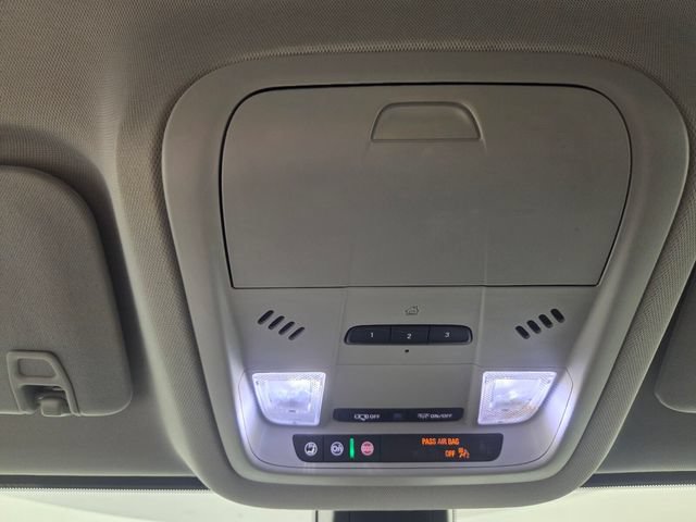 Used 2021 GMC Acadia SLT w/ Elevation Edition FWD image 14