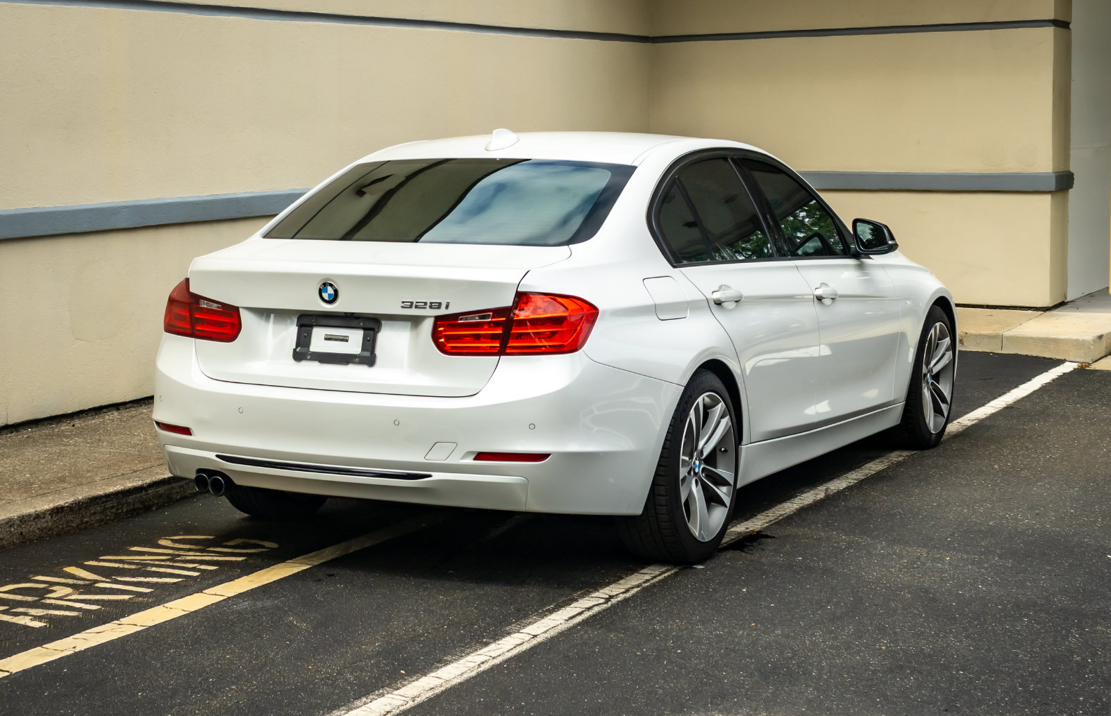 Used 2015 BMW 328i Sedan RWD image 7