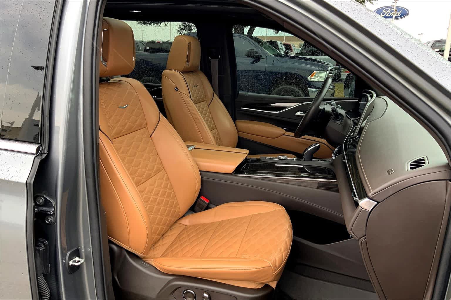 Used 2021 Cadillac Escalade Premium Luxury w/ Driver Assist Tech Package AWD/4WD image 9