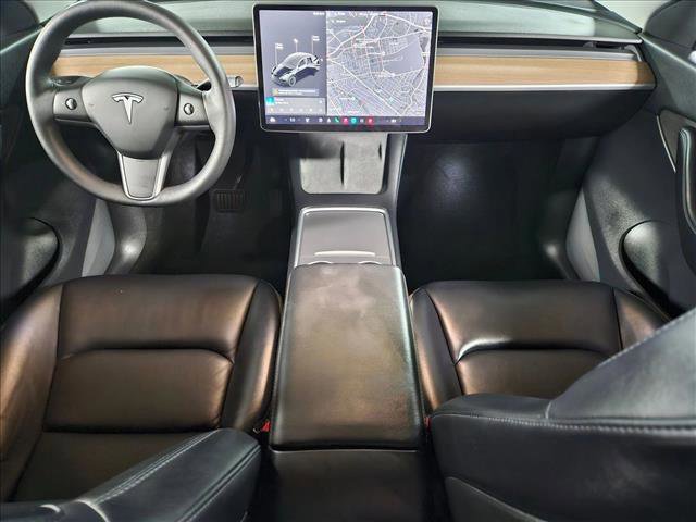 Used 2021 Tesla Model Y Long Range image 17