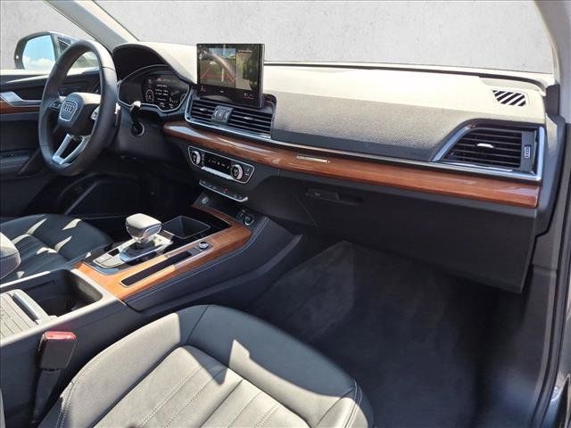 Used 2021 Audi Q5 e Premium Plus w/ Premium Plus Package AWD/4WD image 23