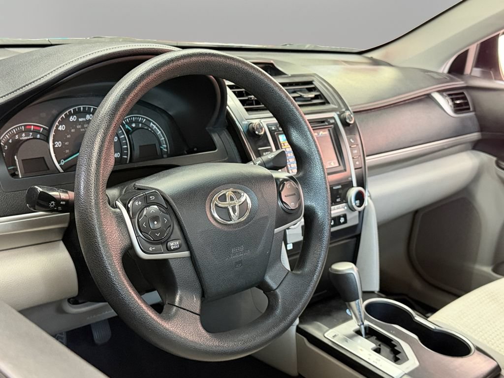 Used 2012 Toyota Camry LE FWD image 14