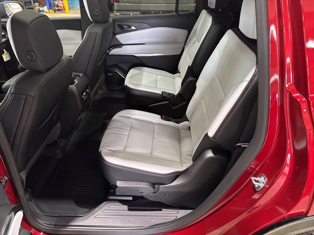 New 2026 Chevrolet Traverse High Country w/ LPO, Floor Liner Package image 40