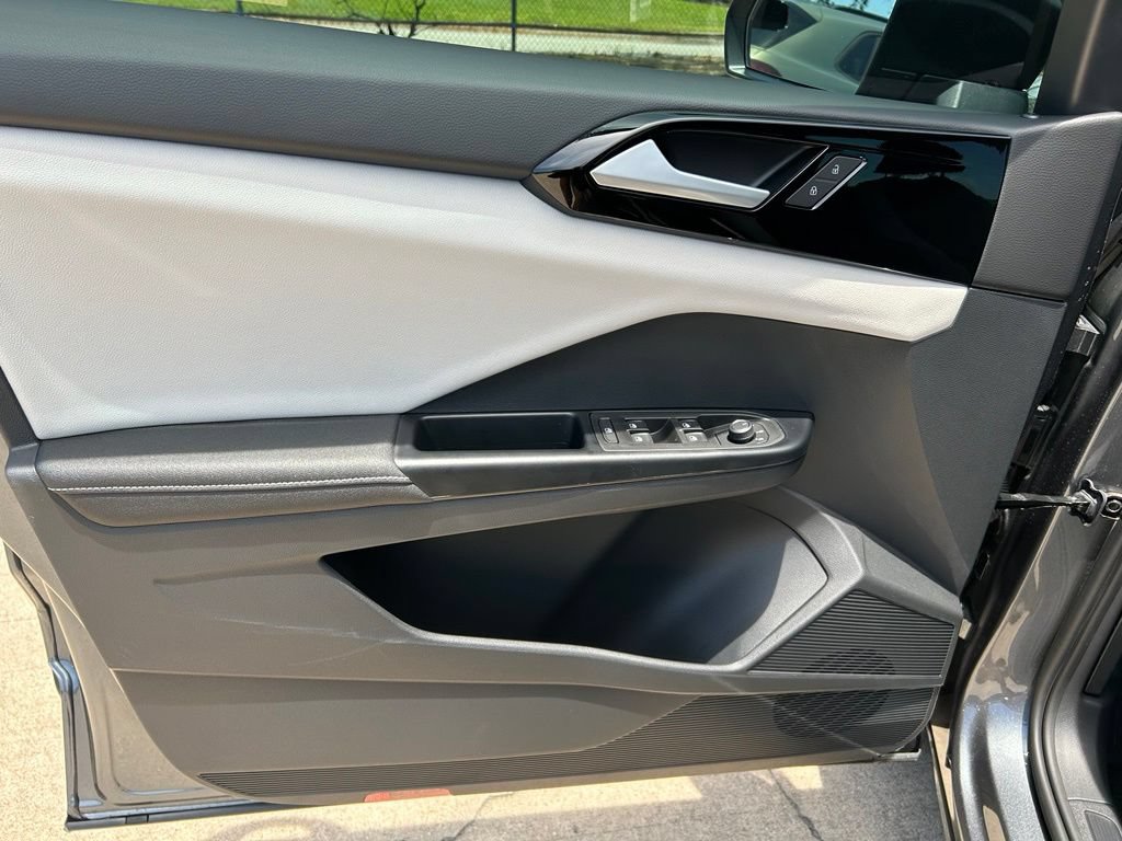 New 2026 Volkswagen Taos S FWD image 19