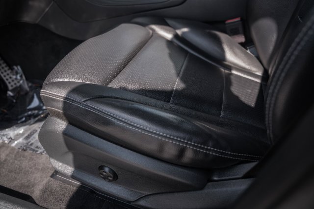 Used 2019 Mercedes-Benz GLC 300 4MATIC image 33