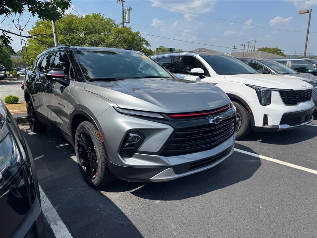 Used 2023 Chevrolet Blazer LT FWD image 1