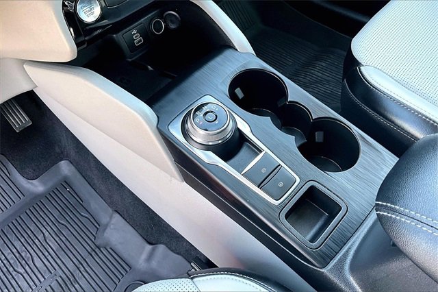 Certified 2025 Ford Escape Platinum image 13