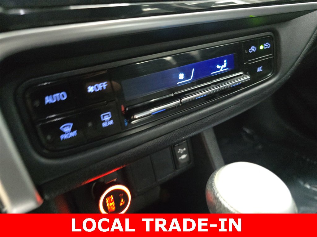 Used 2018 Toyota Corolla LE image 21