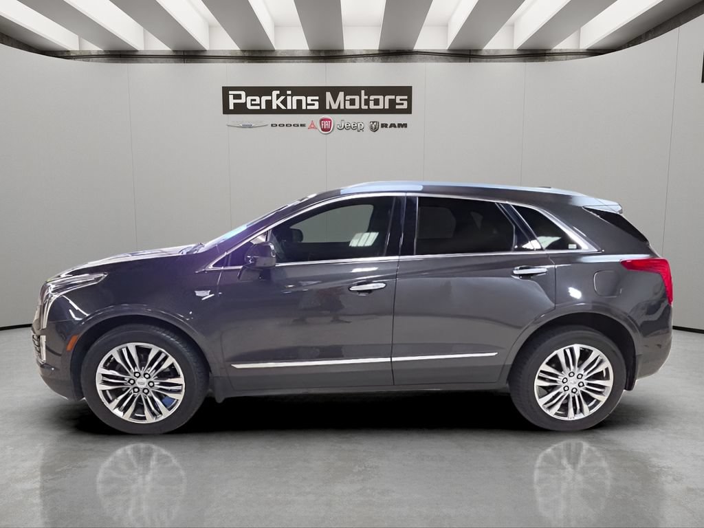 Used 2017 Cadillac XT5 Premium Luxury AWD/4WD image 2