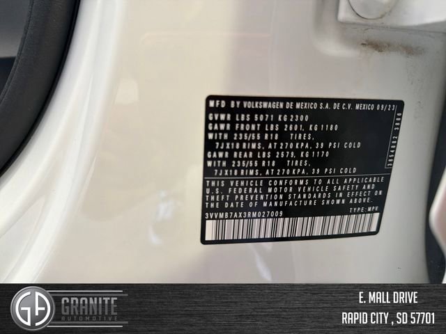 Used 2024 Volkswagen Tiguan SE w/ Panoramic Sunroof Package image 30