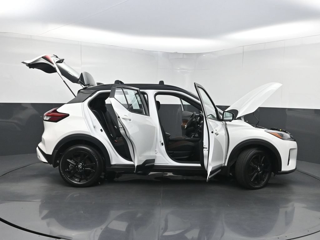 Used 2024 Nissan Kicks SR FWD image 33