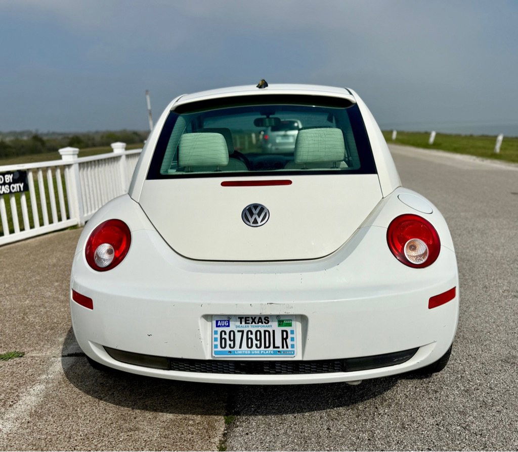 Used 2008 Volkswagen Beetle Triple White Edition image 6