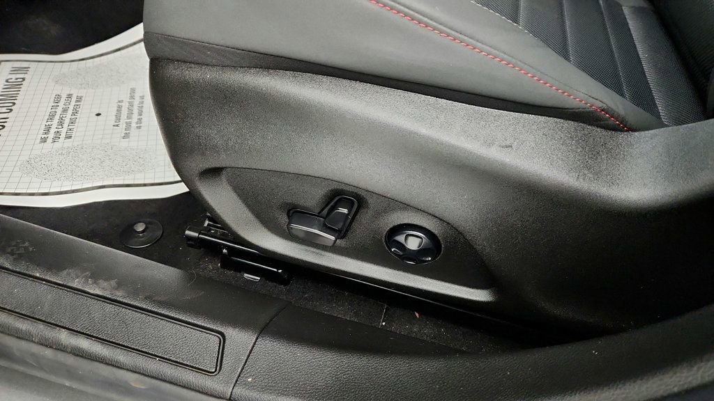 Used 2024 Dodge Hornet R/T w/ R/T Blacktop Package image 11