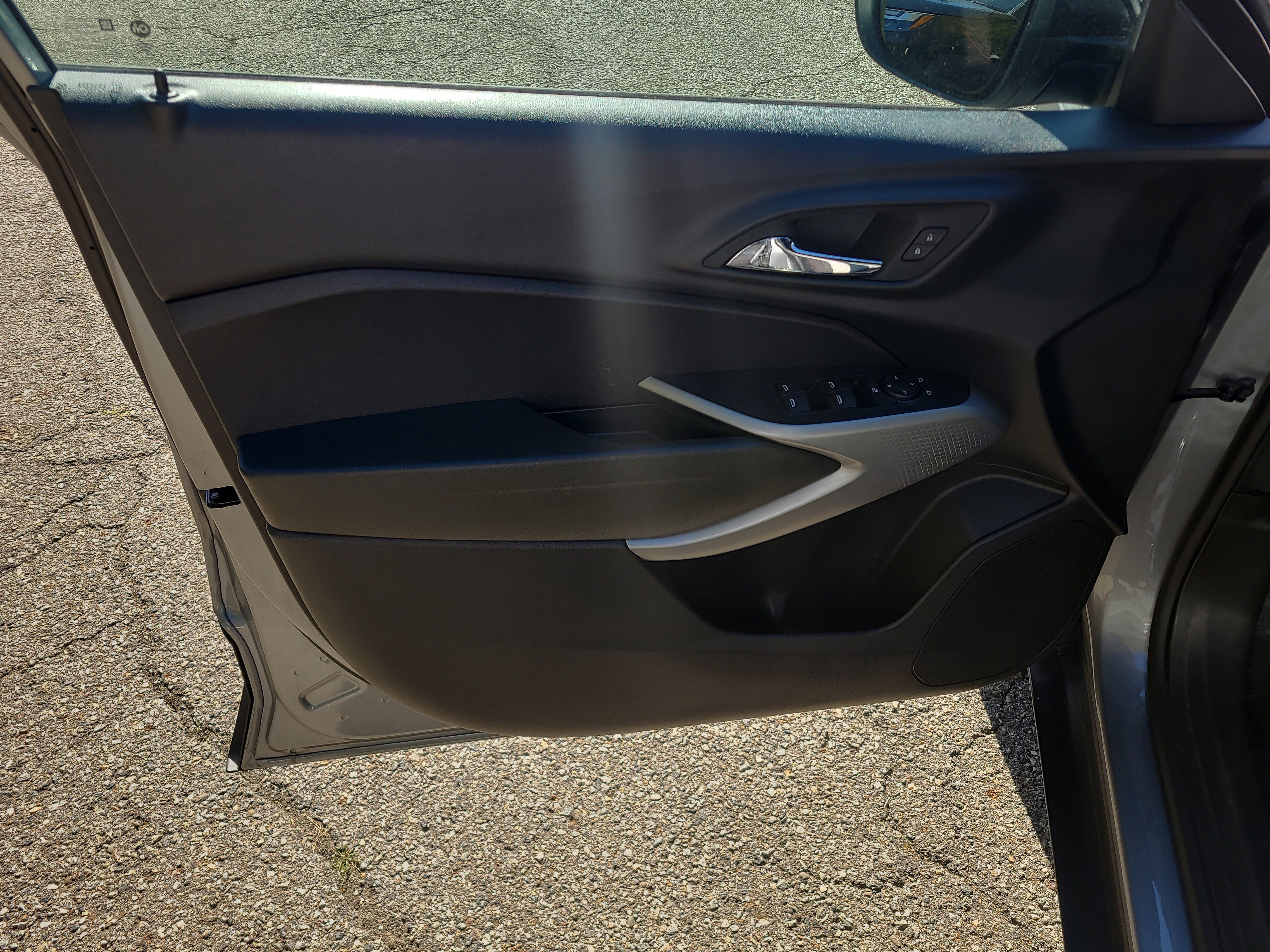 Used 2024 Chevrolet Trax RS image 15