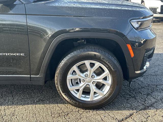 Certified 2023 Jeep Grand Cherokee L Limited w/ Trailer Tow Group (B) image 12