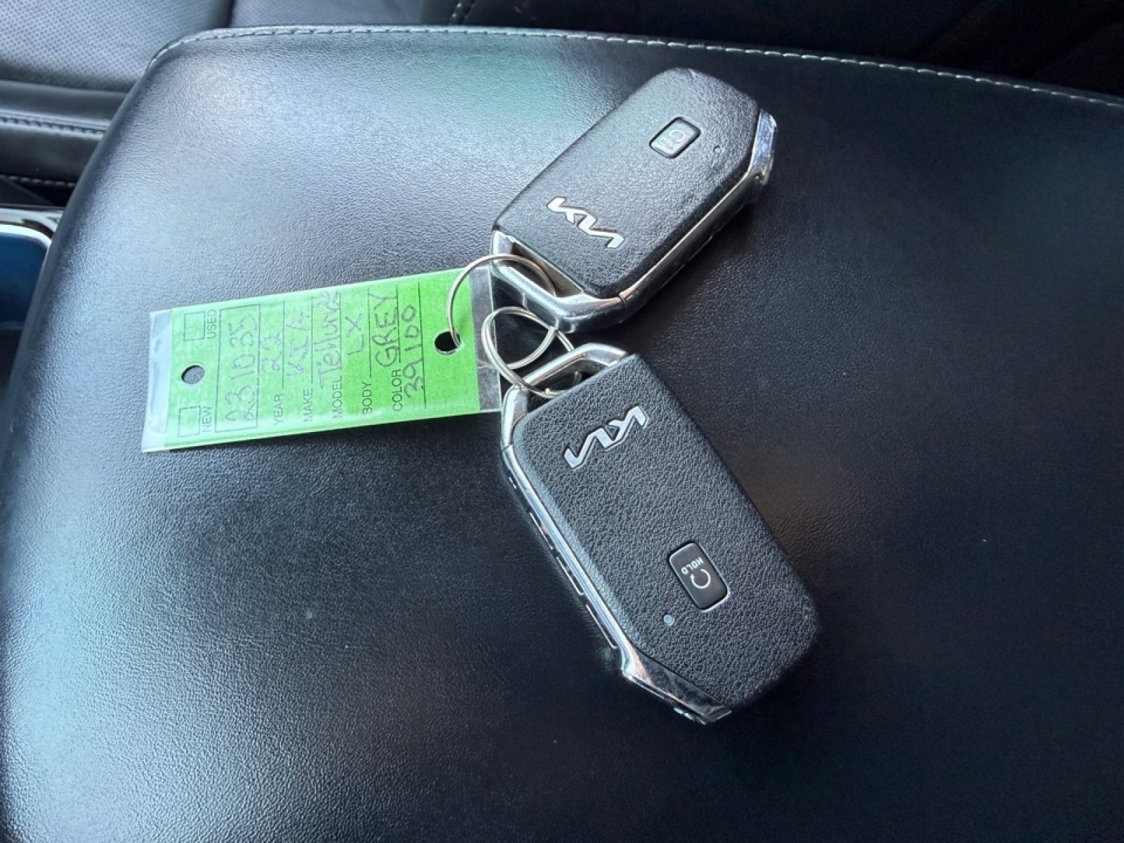 Used 2022 Kia Telluride LX image 39