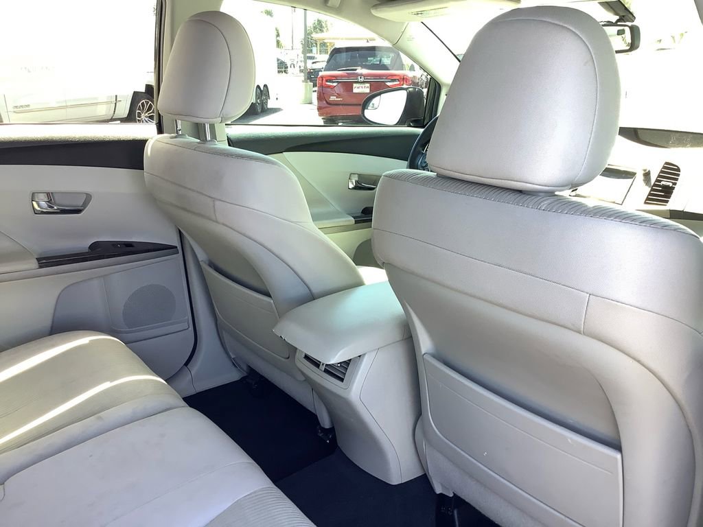 Used 2015 Toyota Venza LE AWD/4WD image 17