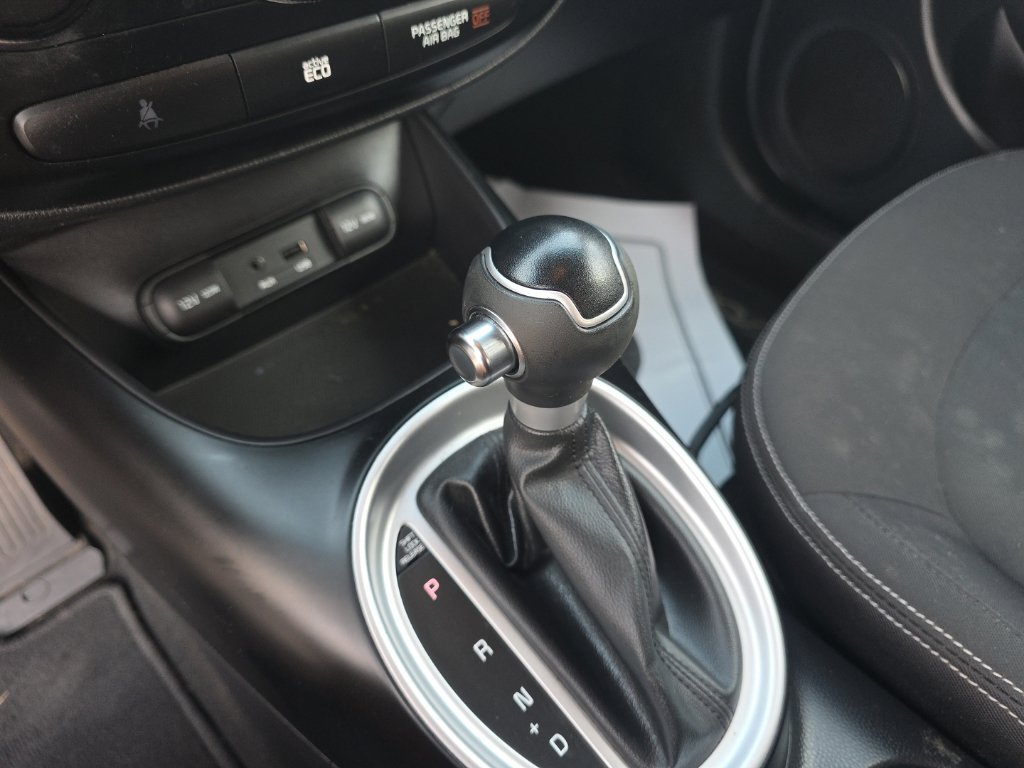 Used 2014 Kia Soul FWD image 19