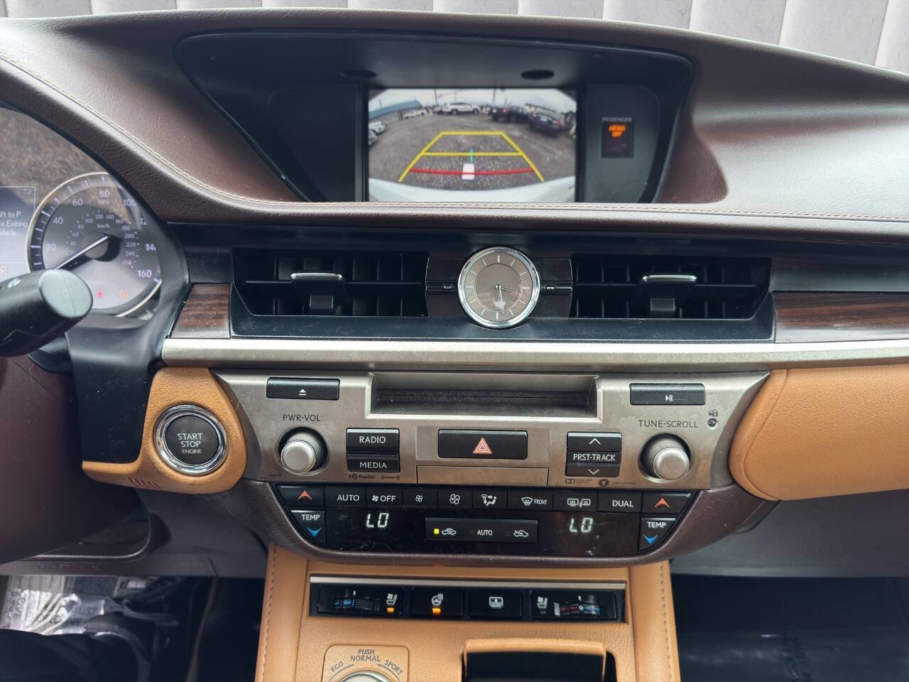 Used 2017 Lexus ES 350 w/ Luxury Package FWD image 16