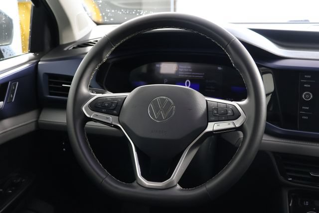 Used 2024 Volkswagen Taos SE w/ Panoramic Sunroof Package AWD/4WD image 10