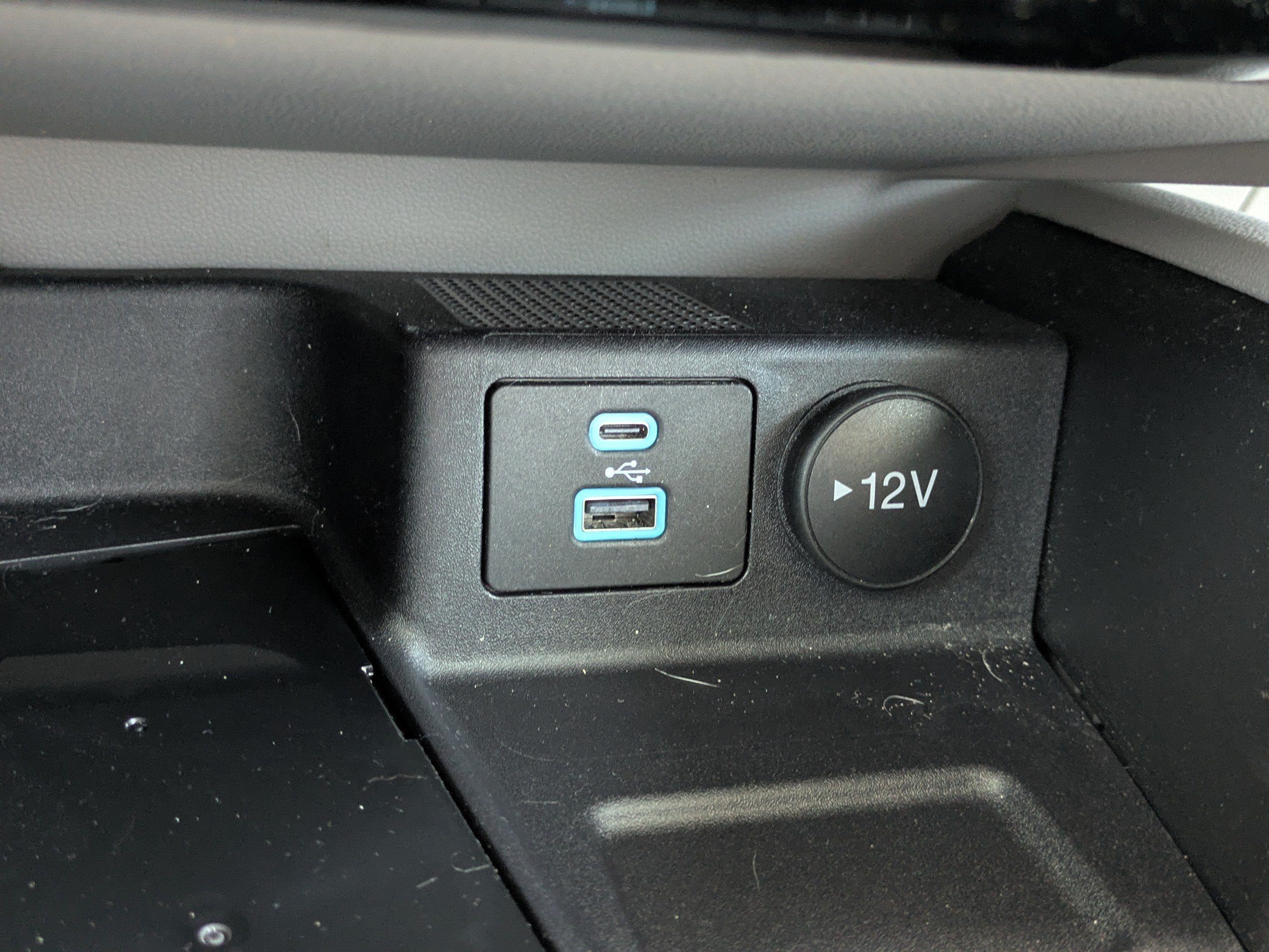 Used 2023 Ford Escape Platinum AWD/4WD image 23