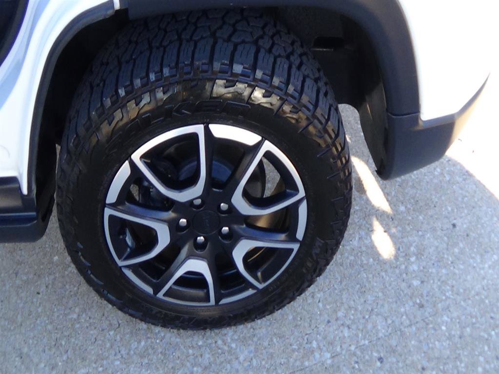 Used 2024 Jeep Compass Trailhawk w/ Sun and Sound Group image 13