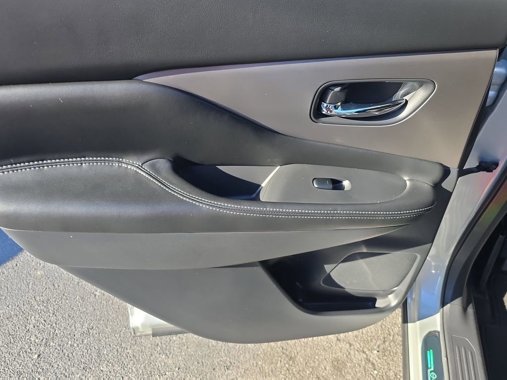 Used 2022 Nissan Murano SV w/ Cargo Package image 11
